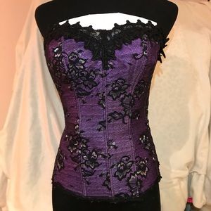 Frederick’s of Hollywood Sweetheart Top Corset